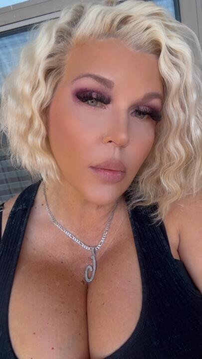 6ft Tall Thick Gorgeous Milf.. <> Married Wife.. <> Loves taking young BBC.. #MTcukPVc