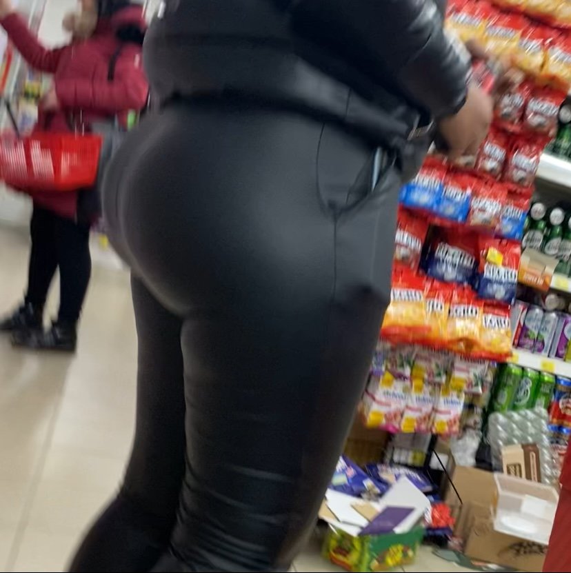 Bubble ass in shiny leather leggings #mvfuEMOr